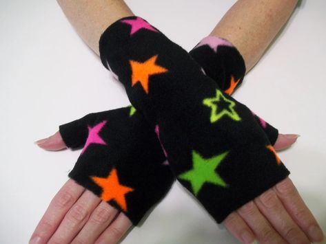 Scene Gloves, Weird Core Outfits, Scenecore Fashion, Weirdcore Fashion, Scenecore Outfit, Neon Goth, Scene Clothes, Scene Clothing, Neon Stars