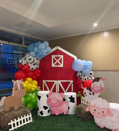 Cow Print Balloons, Farm Backdrop, Party Balloon Garland, Baby Holiday Photos, Farm Theme Birthday, Farm Animals Theme, Farm Themed Birthday Party, 1 Balloon, Balloon Chain