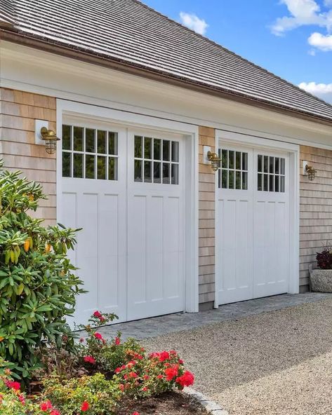 52 Garage Door Ideas to Enhance Your Curb Appeal Garage Door Ideas Curb Appeal, Garage Door Ideas, Garage Pergola, Garage Door Windows, Garage Door Styles, Wood Garage Doors, Christmas Decorating Ideas, Front Doors With Windows, Garage Conversion