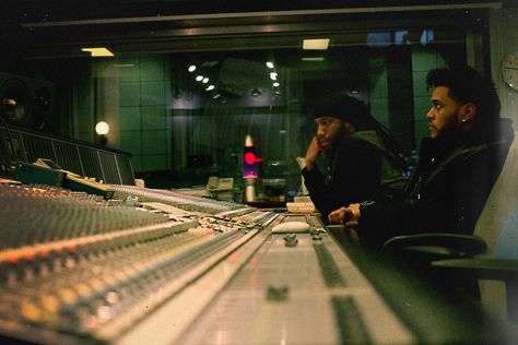 The Weeknd in studio Music Studio Aesthetic, The Weeknd Trilogy, Kiss Land, House Of Balloons, Abel The Weeknd, Podcast Studio, Cool Fish, Living Forever, Music Studio