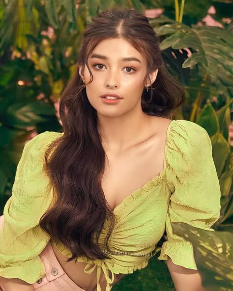 Hairstyle For Graduation Pictorial, Liza Soberano Instagram, Graduation Pictorial, Filipino Hair, Debut Photoshoot, Filipiniana Dress, Grad Pic, Graduation Pics, Layered Haircuts For Medium Hair