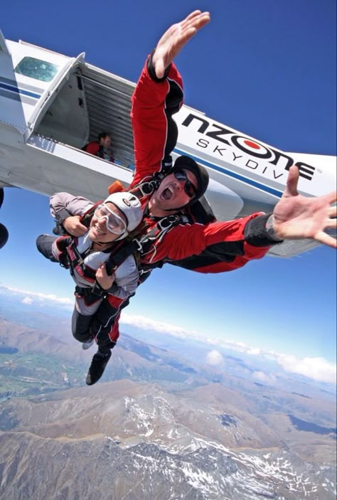 Jumping Out Of A Plane, Base Jump, Sky Diving, Extreme Adventure, Base Jumping, Adventure Tourism, Amusement Park Rides, Extreme Sport, Ice Climbing