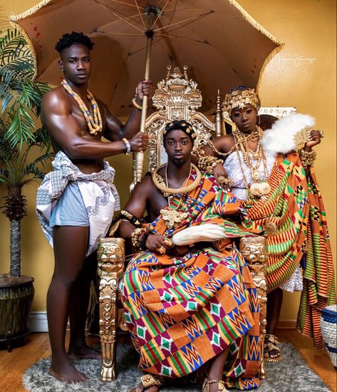 Ghana Traditional Wedding, Ghana Culture, Ashanti People, Ghanaian Wedding, African Vibes, Thanks To God, African Colors, Black Royalty, Traditional African Clothing