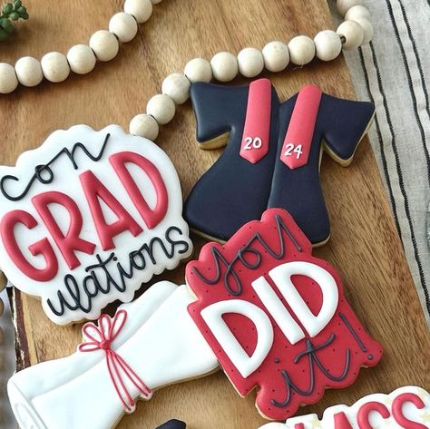 Sweet Life Cookie Co | Bespoke Cookies for All Occasions on Instagram: "🎓G R A D U A T I O N  P R E S A L E 🎓  Grad season is upon us!   Planning a graduation party and need cookies that double as table decorations? I’ve got you! All graduation cookies are customizable to school colors and graduate’s name. It’s your chance to order custom cookies, in any quantity (instead of my normal 2 dozen minimum) !  Check out the presale opening today at sweetlifecookieco.com and get that checked off your to-do list!  Choose from Saturday pickup dates between 5/25-6/29  Congratulations, grads! 🎓✨  #graduation #graduationcookies #classof2024  #customcookies #cookiedecoratingvideo #cookiereels #decoratedcookies  #royalicingcookies #seattlecustomcookies #seattleeats #issaquah #issaquahhighlands #issaq Graduation Cookies 2024, Grad Party Cookies, Cookie Decorations, Party Cookies, Graduation Cookies, Creative Cookies, Royal Icing Cookies, Graduation Ideas, Custom Cookies