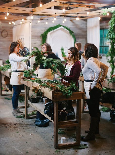 Farm Workshop Ideas, Flower Workshop Studio, Holiday Workshop Ideas, Wreath Workshop Set Up, Wreath Making Workshop, Christmas Wreath Workshop, Christmas Workshop Ideas, Barn Workshop Ideas, Floral Shop Ideas