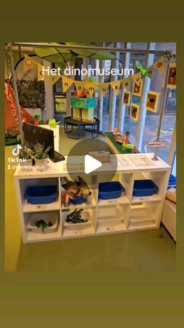 Kleuterjuffie on Instagram: "De kinderen vinden het thema fantastisch!!! Er wordt zo hard gewerkt! Wij hebben een grote groepsdino gemaakt en allemaal kleine dino's. De kinderen uit groep 2 hebben hun dino zelf een naam gegeven. Echt hilarisch! #kleuterjuffie #thematischwerken #hetdinomuseum #kleuters #ontwikkelingsgerichtonderwijs #spelenderwijsleren #ontdekken #creatiefonderwijs #kleuter #kleuterleren #themadino #themaprehistorie #thema #megabetrokkenheid" Dino Museum, Thema Dino, Big 5, January 20, On Instagram