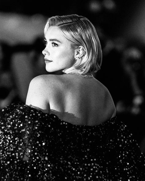 Florence Pugh Aesthetic Vintage, Florence Pugh Black And White, Florence Pugh Aesthetic, Darling Movie, Yelena Belova, Glamour Shots, Florence Pugh, Romanoff, Black And White Prints