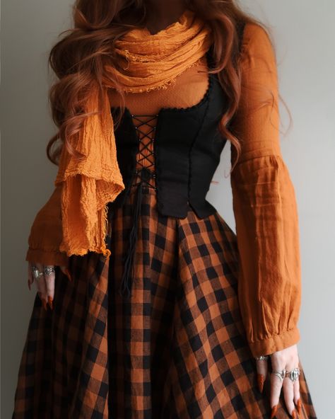 Witch way to the pumpkin patch? 🎃🍁🥧 . A little recreation of an outfit from last year with some Fall favourites 🍁🍂 thanks to my loves @sondeflor , for the perfect pumpkin patch skirt, @voriagh for the most gorgeous black linen bustier and @foxesandravens for the most MAGICAL maple leaf belt of my autumn loving dreams aghhh 🥹🍁😭 I’m still not over this piece! I have lots more spooky ssn ‘fits on the way with all of these Fall faves, but I thought they all went so well together, so why not recr... Winter Witch Fashion, Winter Witch Outfit, Coraline Outfit, Linen Bustier, Oc Creation, Leaf Belt, Patch Skirt, Winter Witch, Cute Kawaii Outfits