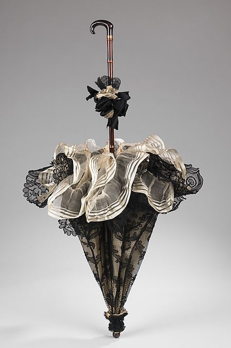 Parasol Made By Dupuy - French   c.1895-1900  -  The Metropolitan Museum Of Art Victorian Accessories, Lace Parasol, Bijoux Art Nouveau, Vintage Umbrella, Umbrellas Parasols, Antique Clothing, Historical Costume, 가을 패션, Historical Clothing