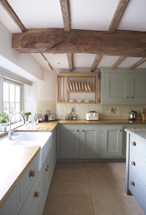 Dapur Moden, Dapur Rustic, Farmhouse Style Kitchen Decor, Model Dapur, Kabinet Dapur, Farmhouse Kitchen Cabinets, Farmhouse Kitchen Design, Green Cabinets, Kitchen Farmhouse