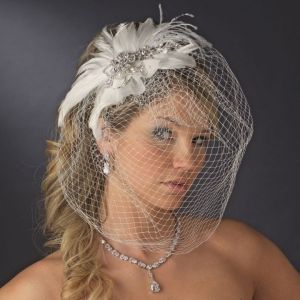 Weddings $109 Wedding Veils Headpieces, Cage Veil, Bridal Birdcage Veils, Wedding Veil Vintage, Vintage Headpiece, Veil Headpiece, Veil Styles, Feather Headpiece, Bridal Fascinator