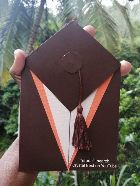 DIY Graduation Cap and Gown Card Graduation Cap Cards Template, Graduation Greeting Cards Handmade, Graduation Cards Ideas, Make A Graduation Cap, Grad Cap And Gown, Handmade Graduation Cards, Graduation Cards Diy, Graduation Card Ideas, Graduation Cap Card