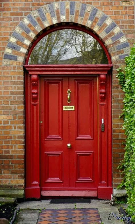 Red Doors, Gorgeous Doors, When One Door Closes, Cool Doors, Door Gate, Old Doors, Red Door, Unique Doors, Beautiful Doors