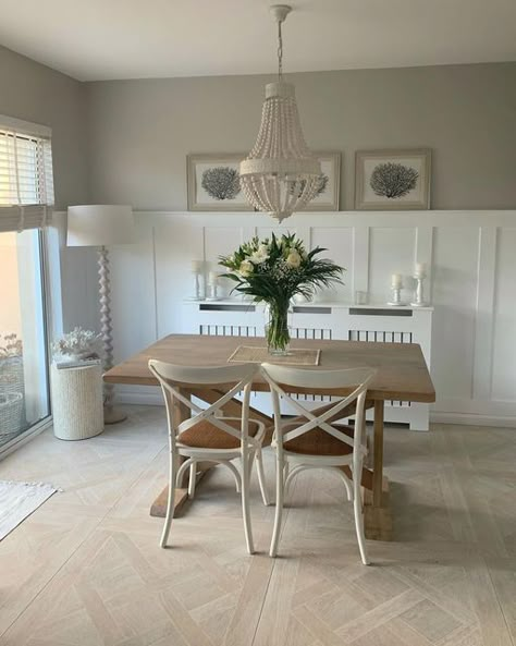 Kitchen Diner Decor, Dining Room Paneling, Bench Area, Cornforth White, Neutral Dining Room, Diner Decor, House Dining Room, Farrow And Ball, Beaded Chandelier