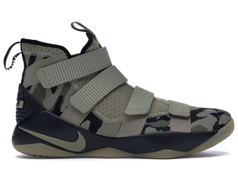 NIKE LEBRON ZOOM SOLDIER 11 CAMO. #nike #shoes Lebron Soldier 11, Camo Sneakers, Camo Shoes, Nike Elite Socks, Mens Boots Casual, Tenis Nike, Nike Models, Shoes Sneakers Nike, Nike Basketball Shoes