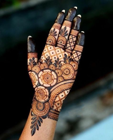 Simple And Beautiful Mehndi Designs, Mehendi Brides, Mehndi Designs For Back Hand, Stylish Back Hand Mehndi, Mehndi Designs For Back, Easy Henna Designs, Mehndi Bridal, Back Hand Mehndi Design, Beautiful Mehndi Designs