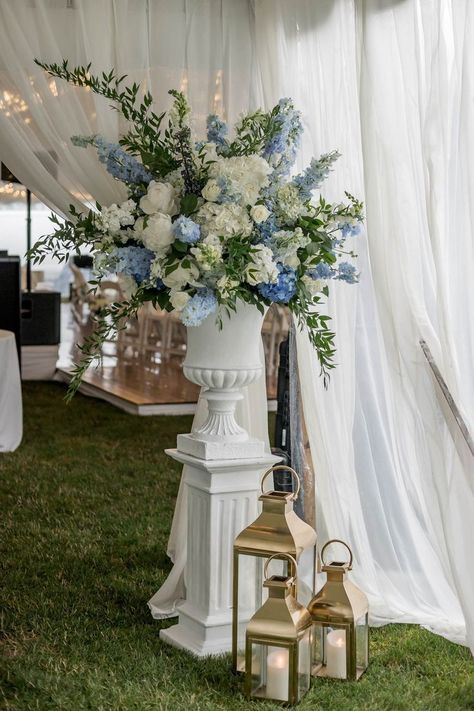 Marble House Newport, White Wedding Flower Arrangements, White Wedding Florals, Blue Flower Arrangements, Inexpensive Wedding Flowers, Blue Hydrangea Wedding, Blue Wedding Decorations, Blue And White Wedding, Blue White Weddings