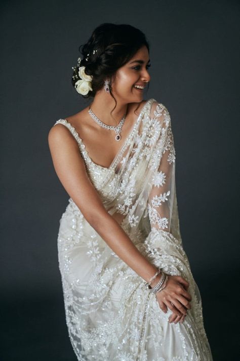 Indian Inspired White Wedding Dress, White Saree Engagement Look, White Sarees For Wedding, White Blouse Ideas, Off White Saree Look, White Lace Saree, Registry Outfit, Wedding Saree White, Baptism Saree