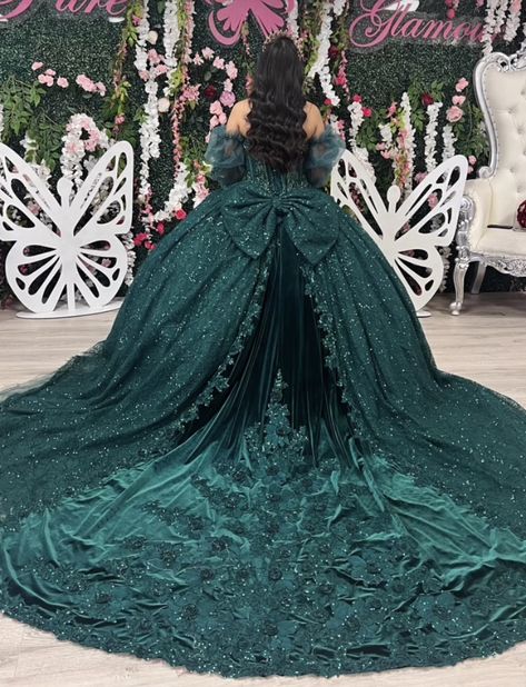 Emeraldquinceanera Dresses, Emrold Quinceanera Dresses, Green Emerald 15 Dress, 15 Dresses Emerald Green, Black And Emerald Quince, Esmeralda Green Quince Dress, Emerald Quinceanera Dress Long Sleeve, Emerald And Black Quinceanera Theme, Emarld Green Quince Dress