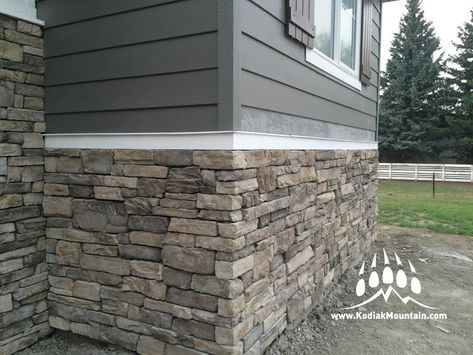 Exterior Stacked Stone Ideas, Rock On Outside Of House, Stone At Bottom Of House, Half Siding Half Stone Exterior, Stone Bottom Of House, Rock Porch Ideas, Stacked Stone Exterior House, Stone On Exterior Of House, Stone On Bottom Of House Exterior