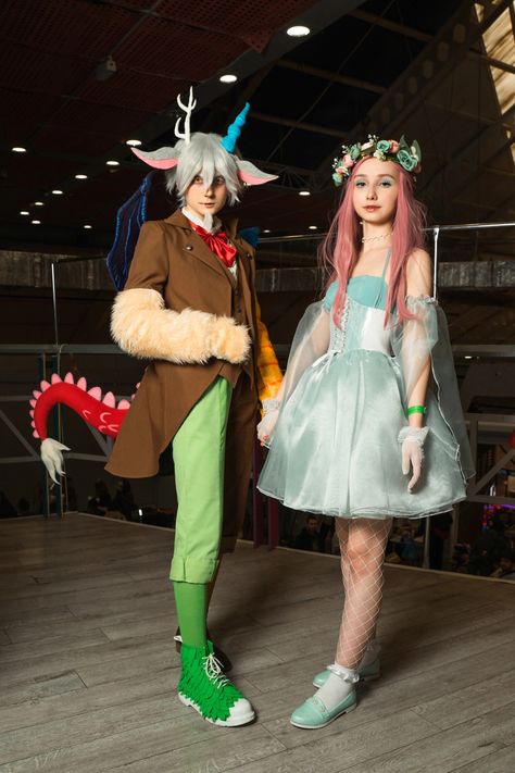 my little pony cosplay #mlp #discordcosplay #mlpcosplay Discord Mlp Cosplay, Fluttershy Outfit Ideas, Discord Cosplay, My Little Pony Outfits, My Little Pony Halloween Costume, Cool Cosplays, Closet Cosplay Ideas, Discord And Fluttershy, Rainbow Dash And Fluttershy