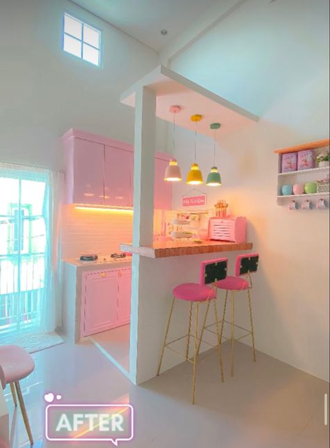 Barbie Aesthetic Apartment, Cute Wallpapers House, Home Astethic Vintage, Barbiecore Room Decor, Pastel Decor Living Room, Pastel Studio Apartment, Colorful House Ideas, Dopamine Furniture, Kawaii Interior Design