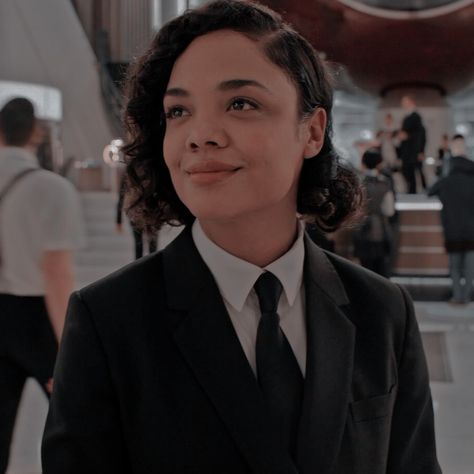 Tessa Thompson Men In Black, Mib International, Men In Black International, Female Actors, Chris Hemsworth Thor, Jay Halstead, Marvel Cast, Tessa Thompson, Men In Black