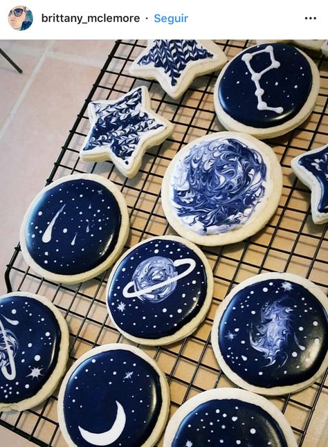 Space Cupcake Ideas, Sky Themed Food, Birthday Cookies Aesthetic, Starry Night Cookies, Space Decorated Cookies, 18th Cookies, Moon Themed Food, Solar Eclipse Cookies, Galaxy Themed Food