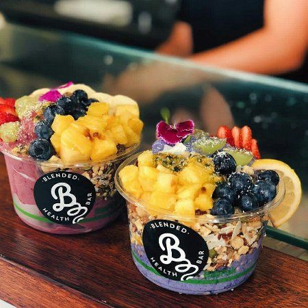 Smoothie Shop Aesthetic, Fresh Juice Bar, Acai Bowls Recipe, Smoothie Shop, Smoothie Bar, Fruit Shop, Smoothie Bowl Recipe, Healthy Food Motivation, Fair Food Recipes