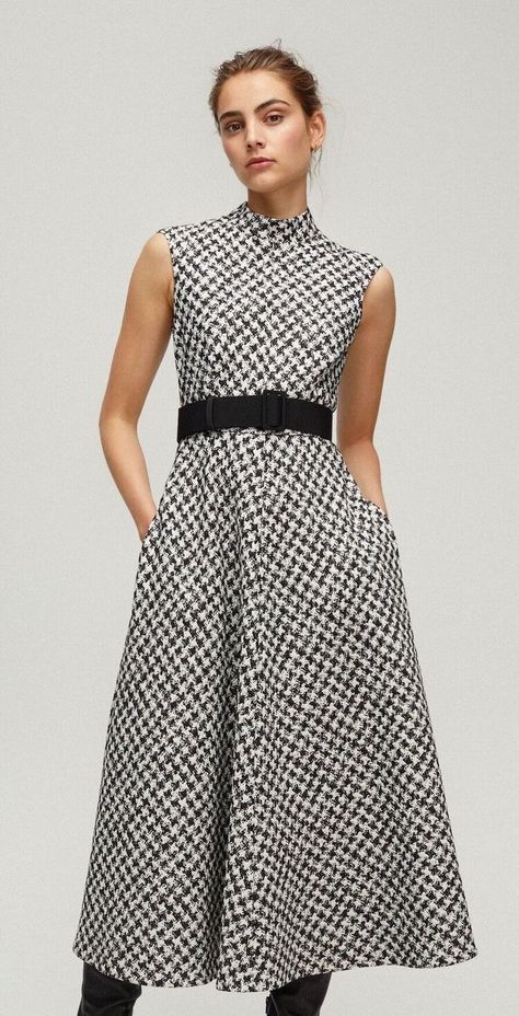 Sleveless Dress, Working Dresses, Carolina Herrera Dresses, Dressy Casual Outfits, Elegant Dresses Classy, Houndstooth Dress, Fashionista Clothes, Vestidos Vintage, Floral Jacquard