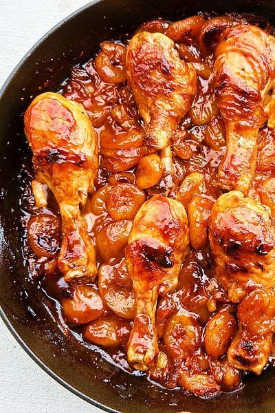 Sweet & Saucy Apricot Chicken - by Carolina Gelen - SCRAPS Apricot Chicken Drumsticks, Recipe Using Dried Apricots, Dried Apricot Recipes, Apricot Glazed Chicken, Apricot Chicken Recipes, Brine Recipes, Saucy Chicken, Dried Apricot, Pan Seared Chicken Breast