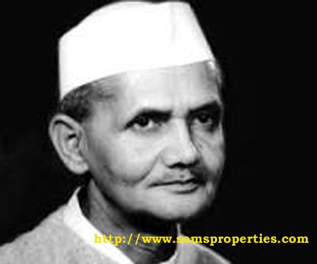 LAL BAHDUR SHASTRI.  09 JUNE 1964 to 11 JANUARY 1966 Lal Bahadur Shastri, Famous People In History, Freedom Fighters Of India, Famous Slogans, Indian Freedom Fighters, Indian Legends, History Of India, College Essay, Indian History