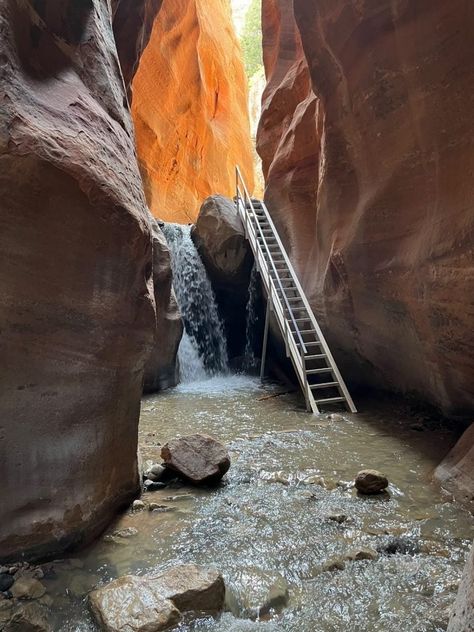 How to hike to Kanarra Falls (Permits, what to bring, & more!) Kanara Falls Utah, Kannara Falls Utah, Kanarra Falls Utah, Kananaskis Hiking, Grand Canyon Hiking Trails, South Kaibab Trail Grand Canyon, Couple Vacation, Kolob Canyon, Pedernales Falls State Park