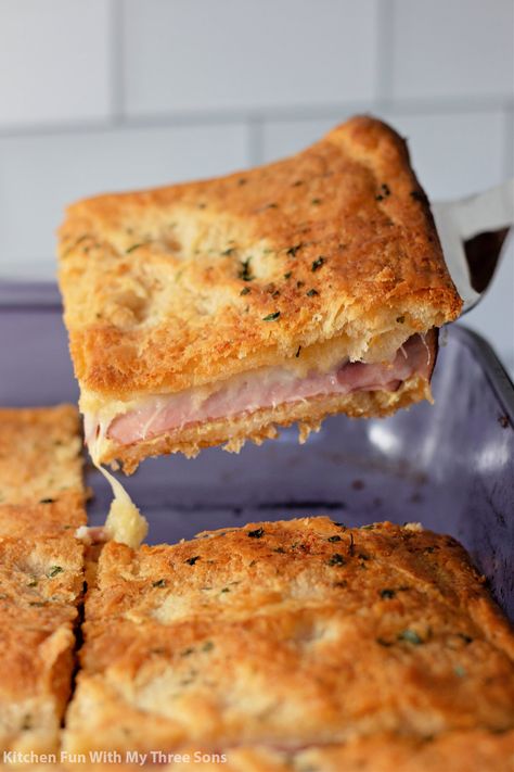 Baked Ham And Cheese Sandwiches, Hot Ham And Cheese Sandwiches, Crescent Sandwiches, Dinner Ham, Pillsbury Crescent Roll Recipes, Hot Ham And Cheese, Ham And Cheese Sandwiches, Crescent Roll Recipes Dinner, Crescent Bake