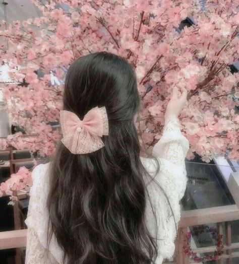 Aesthetic Pfp, Profile Pic, Pretty Selfies, Aesthetic Hair, Girly Photography, Pink Aesthetic, Profile Pictures, Cute Hairstyles, Cherry Blossom