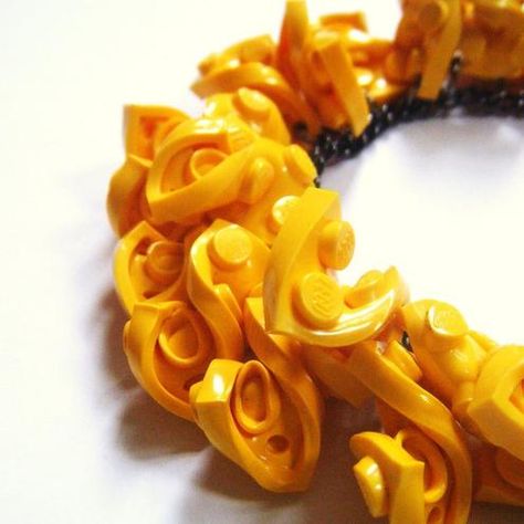 Melted lego necklace- so freakin awesome!!!!!!!!!! Lego Bracelet, Lego App, Lego Necklace, Stuffed Duck, Crazy Jewelry, Lego Jewelry, Lego Diy, Weird Jewelry, Lego Toy