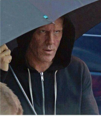 From the set of Deadpool, Wade's face without the mask. They're actually doing it right this time! Deadpool Without Mask, Deadpool Unmasked, Deadpool Face, Ryan Reynolds Deadpool, Deadpool Mask, Deadpool Movie, Wade Wilson, Deadpool Wolverine, Geek Life