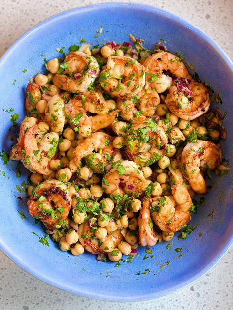 Chouquette Kitchen, Shrimp And Spinach Recipes, Garbanzo Beans Salad, Chicken Caesar Pasta Salad, Easy Skillet Meals, Chickpea Pasta, Shrimp Recipes For Dinner, Chickpea Recipes, Spicy Shrimp