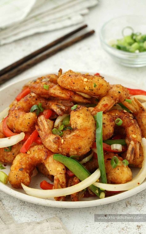 Crispy Salt and Pepper Prawns - Khin's Kitchen | Best Crispy Prawns Recipe Thai Prawn Recipes, Salt And Pepper Prawns, King Prawn Recipes, Crispy Prawns, Salt And Chilli Chicken, Pepper Prawns, Chicken And Sweetcorn Soup, Fish Fillet Recipe, Prawns Recipe