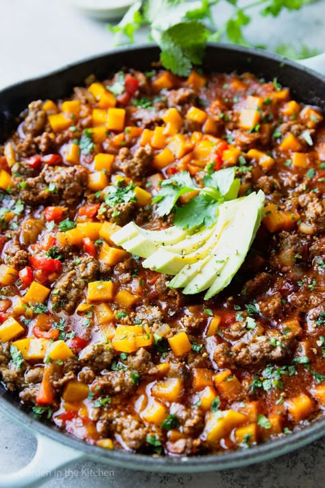 This Ground Beef Butternut Squash Skillet is an easy one-pot dinner the whole family will love. Perfect for switching up your fall and winter weeknight dinner routine, every bite of sauteed and seasoned ground beef and winter squash is deliciously comforting. Naturally dairy and gluten free! Ground Turkey And Butternut Squash Recipes, Squash Ground Beef Recipes, Beef Butternut Squash, Butternut Squash Skillet, Beef And Butternut Squash, Butternut Squash Dinner, Garden In The Kitchen, Butternut Squash Casserole, Frozen Butternut Squash