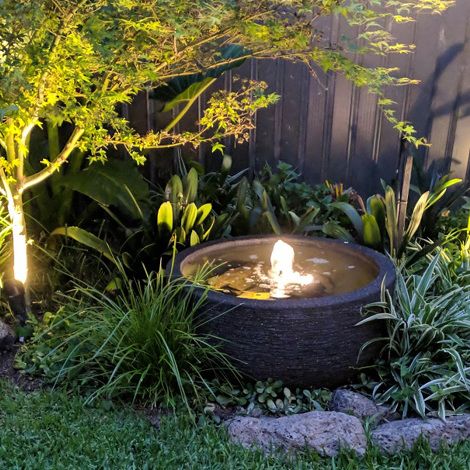 Water Feature Small Garden, Tropical Water Feature, Small Garden Water Features, Patio Water Features Ideas, Garden Water Features Ideas, Water Bowl Garden, Courtyard Water Feature, Bowl Water Feature, Decorate Cubicle