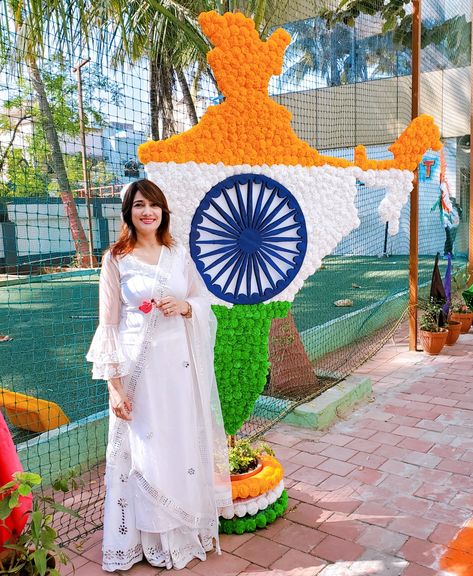 Independence Day India Decoration, Republic Day School Decoration, 26 January Republic Day Decoration Idea, 15 August Decoration Ideas, Flag Decorating Ideas, Tricolour Food, Concert Theme, Fun Rainy Day Activities, Independence Day Activities