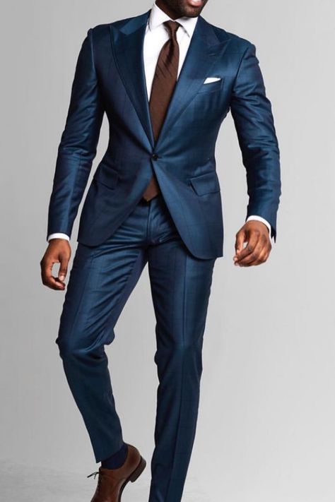 Man wearing a navy suit. Blue Wedding Suit, Snazzy Outfits, Prom Suit, Blue Suits, Blue Suit Men, Slim Fit Suit Men, Suits Men Business, Classy Suits, Suits Men