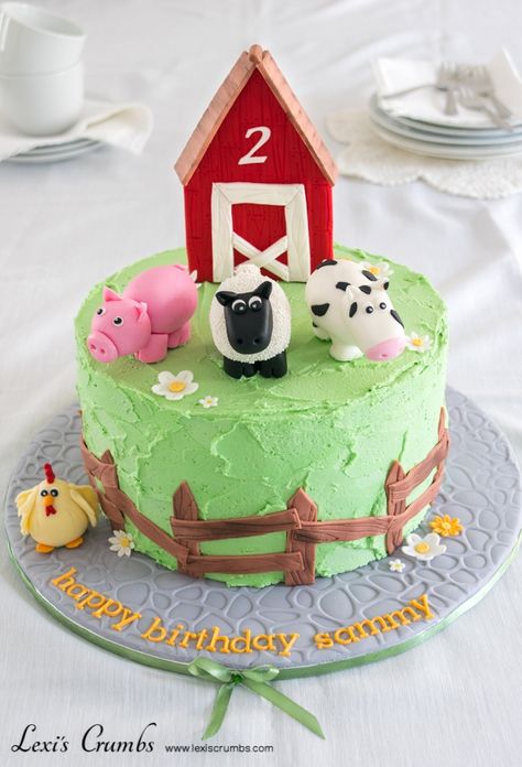 Farmyard Cake Ideas, Easy Farm Birthday Cake, Simple Farm Theme Cake, Farm Birthday Cake Ideas, Farm Birthday Theme Boy, Easy Farm Cake, Old Macdonald Birthday Cake, Farmyard Birthday Cake, Farm Cake Ideas