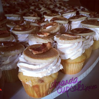 Pancake Bacon Breakfast Cupcakes for a wedding! Chocolate Bacon Cupcakes, Bacon Cheddar Breakfast Muffins, Candied Bacon Cupcakes, Breakfast Cupcakes Egg Bacon, Bacon Cupcakes Recipe, Bacon Cupcakes, Pancakes And Bacon, Gourmet Cupcakes, Cupcake Flavors