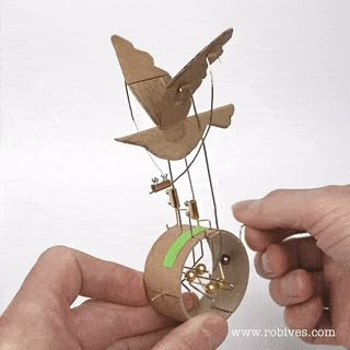 Flapping Bird, Kinetic Toys, Tools Aesthetic, Sculpture Textile, Dremel Projects, Mechanical Art, Instruções Origami, Carving Wood, Kinetic Art