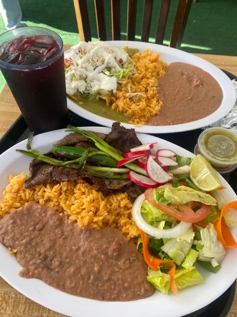 Carne Asada Plate Ideas, Carne Asada Dishes, Mexican Plates Food, Carne Asada Plate, Carne Asada Aesthetic, Enchiladas Plate, Taco Plate, Healthy Gut Recipes, I Want Food