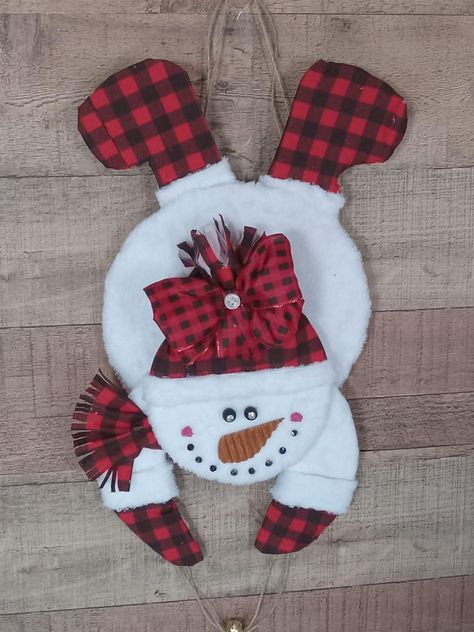 Upside Down Snowman, Cardboard Snowman, Christmas Church Crafts, Hammons Nest, Christmas Crafts Diy Gifts, Christmas Wreath Craft, Christmas Gift Tags Diy, Snowman Crafts Diy, Wooden Christmas Crafts