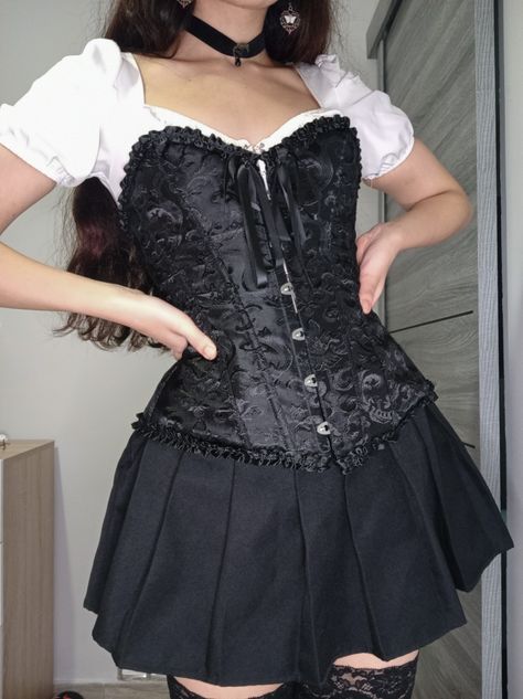 #outfitinspo #gothgirl #gothicfashion #darkfashion #vampireoutfit #corset #alternativestyle #romanticgoth Vampire Corset, Romantic Goth Outfits, Corset Top Outfit, Vampire Bride, Corset Outfits, Goth Outfit, Goth Corset, Romantic Goth, Goth Outfits