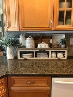 SOMEONE TELL ME WHERE HIS SHELF IS !! Please !!! Farmhouse Kitchen Decor Ideas, Cooking Decorating, Best Farmhouse, Farmhouse Decor Kitchen, Kitchen Counter Decor, Kitchen Decor Ideas, Counter Decor, Farmhouse Kitchen Design, Kitchen Farmhouse